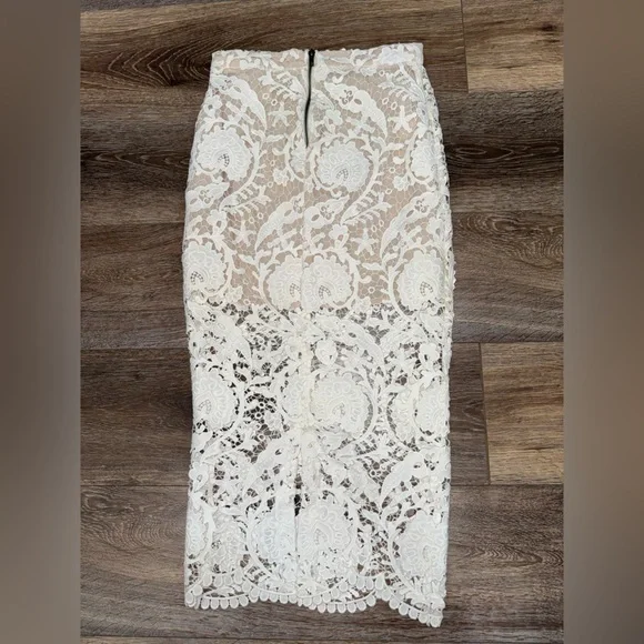 Stone Cold Fox Elliot White Lace Overlay Midi Skirt Size 2 🤍 LIKE NEW - Picture 5 of 12